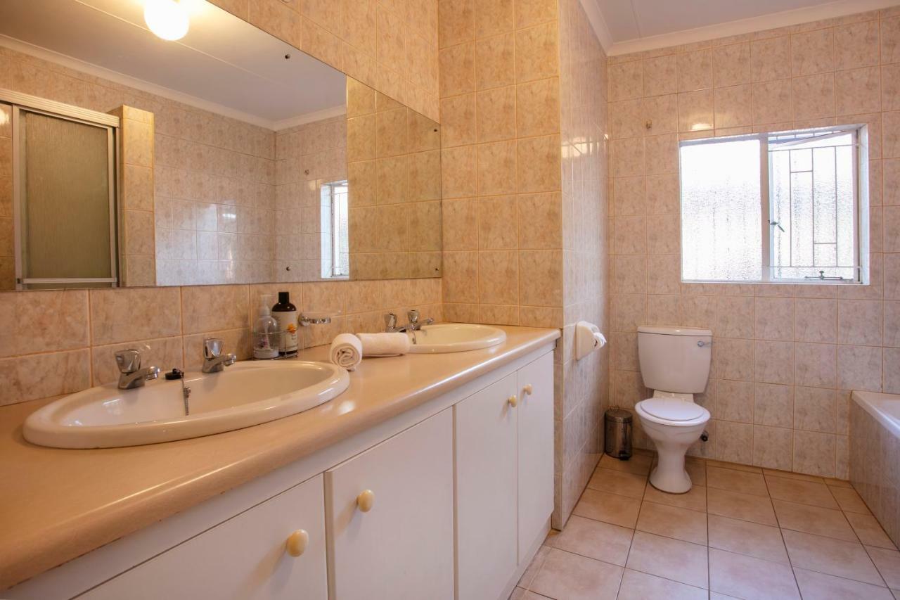 200m2, 1 yatak odalı, 2 banyolu House, Garsfontein bölgesinde Pretoria-Noord Dış mekan fotoğraf